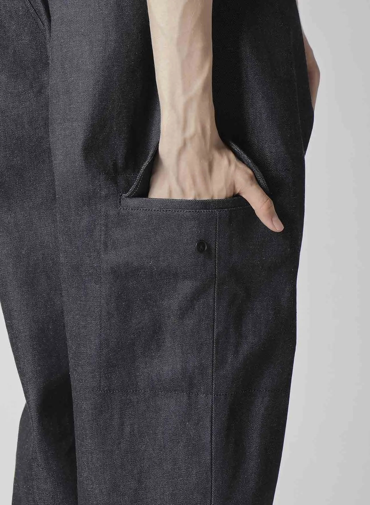 13oz UNEVEN YARN DENIM TUCK PANTS WITH COLOR COMBI STITCH