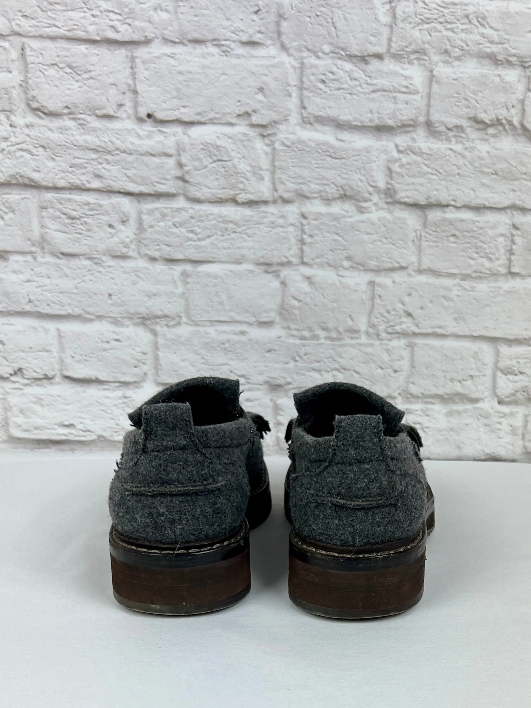 BRUNELLO CUCINELLI Beaded Strap Textured Loafers In Grey