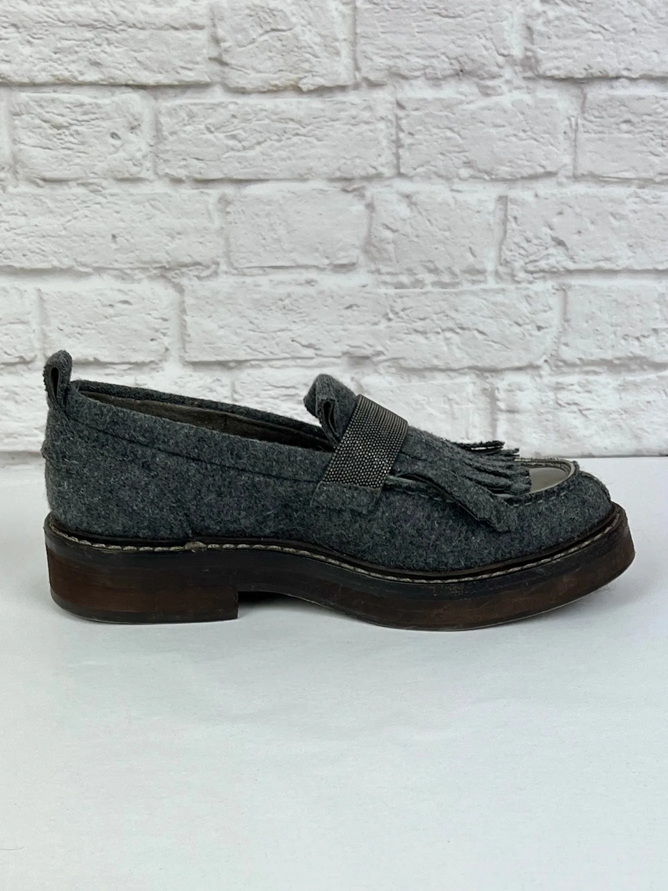 BRUNELLO CUCINELLI Beaded Strap Textured Loafers In Grey