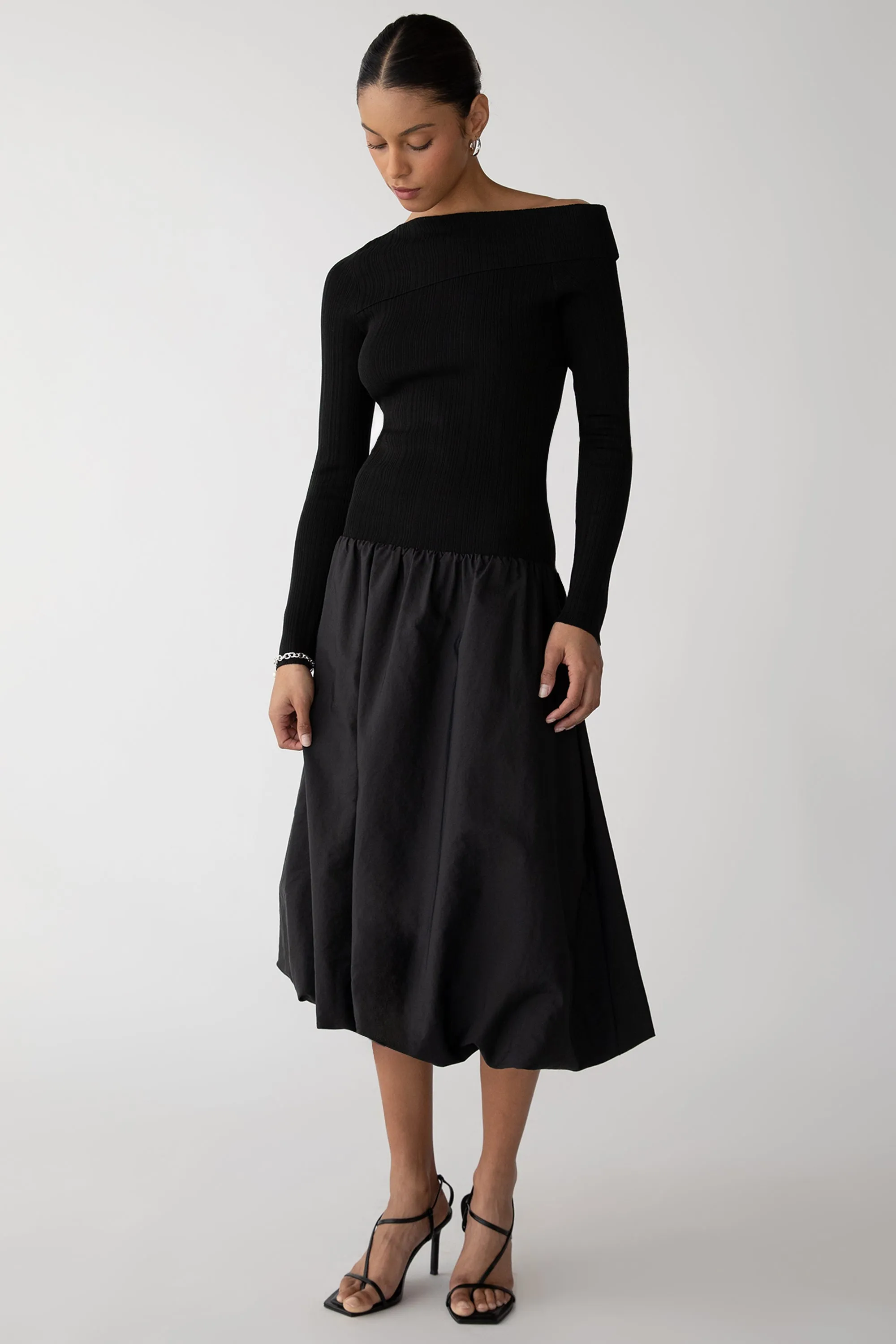 LONG SLEEVE OFF THE SHOULDER BUBBLE HEM MIDI DRESS