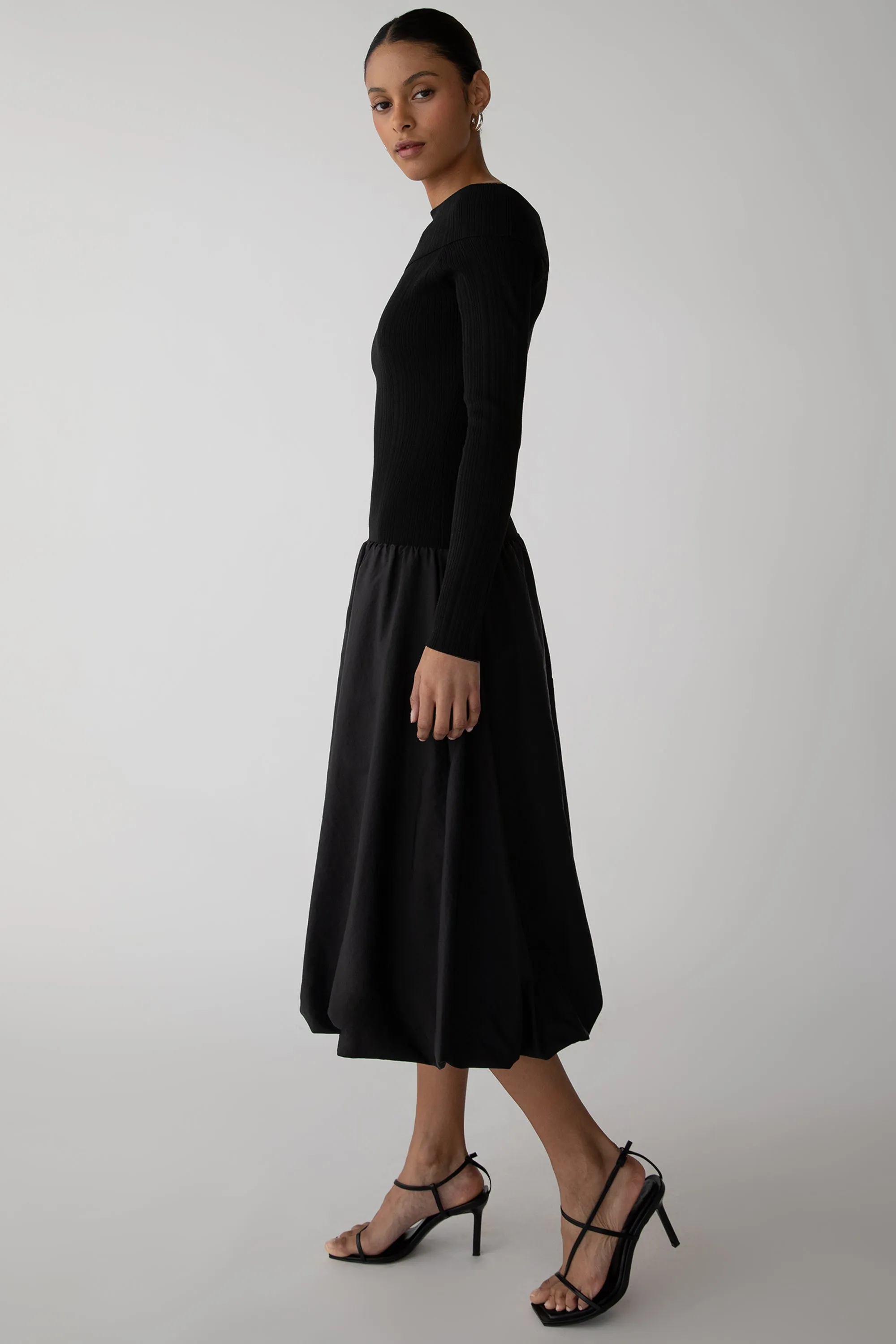 LONG SLEEVE OFF THE SHOULDER BUBBLE HEM MIDI DRESS